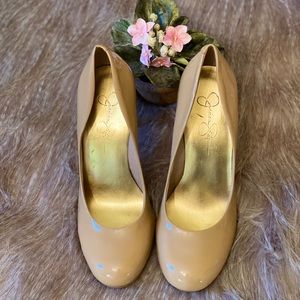 Jessica Simpson Sz 9 Nude Patent Pumps